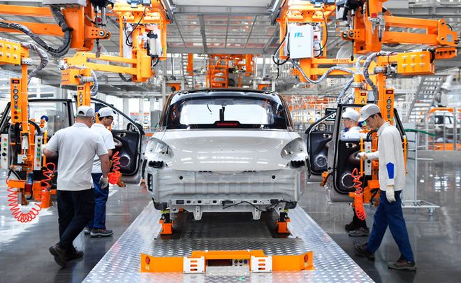 馬克龍?jiān)L華尋求技術(shù)轉(zhuǎn)讓引法國內(nèi)部激辯 機(jī)遇還是風(fēng)險(xiǎn)？